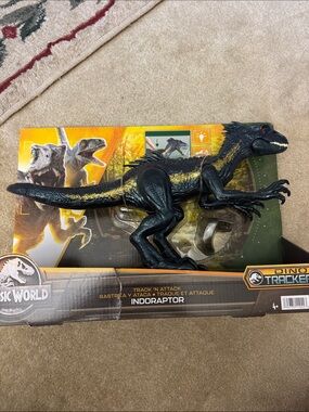 Jurassic World Indoraptor Figure – Black with Yellow Accent